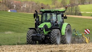 Le Série 5 de Deutz-Fahr embarque un moteur Farmotion conforme à la norme antipollution Stage 5. © Deutz-Fahr Le Série 5 de Deutz-Fahr embarque un moteur Farmotion conforme à la norme antipollution Stage 5. © Deutz-Fahr